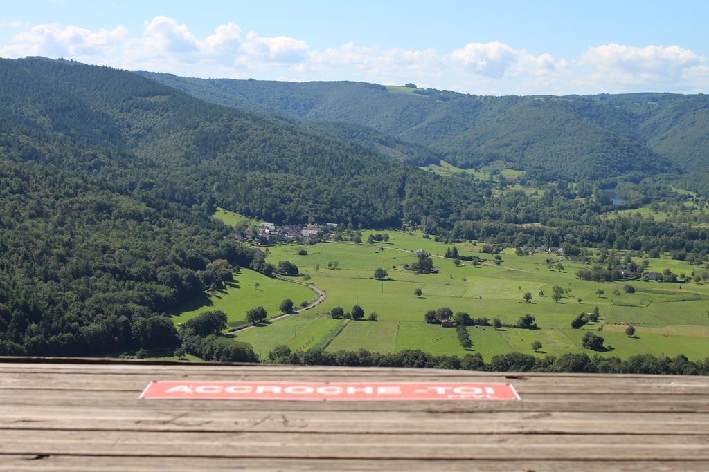 Gite De La Genevriere Saint-Chamant Exterior foto